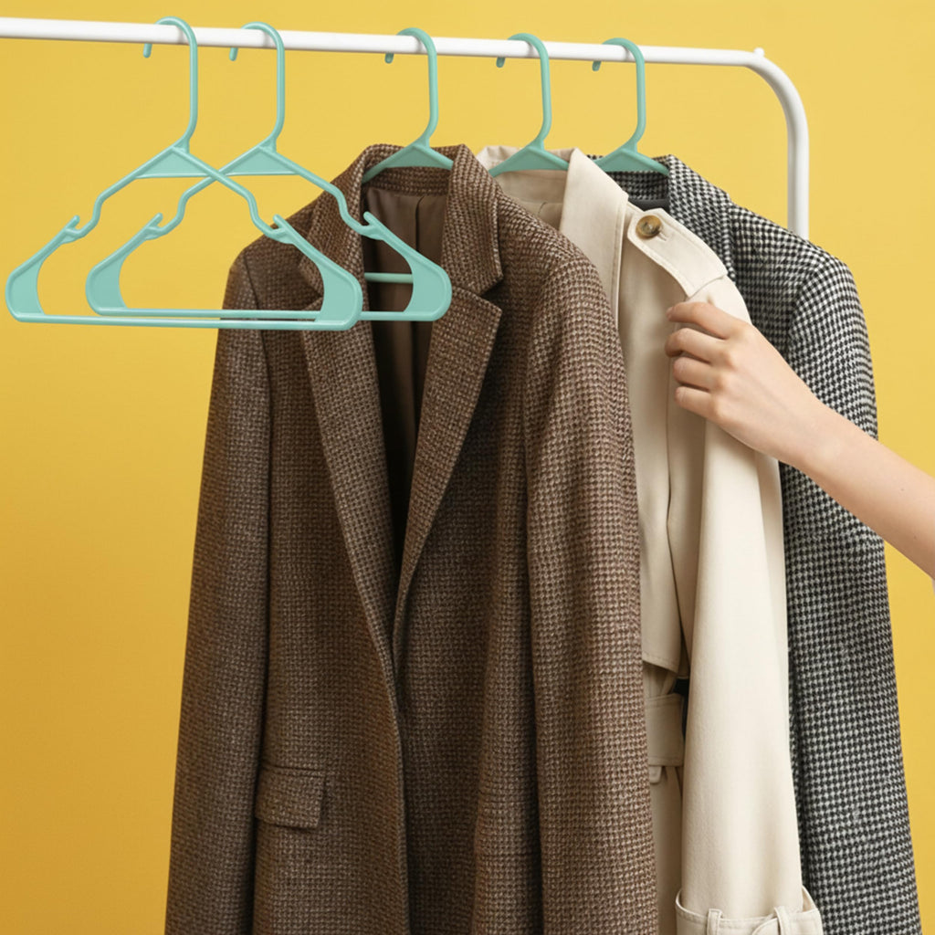 Utopia Home Plastic Hangers 50 Pack – Space Saving Clothes Hanger White